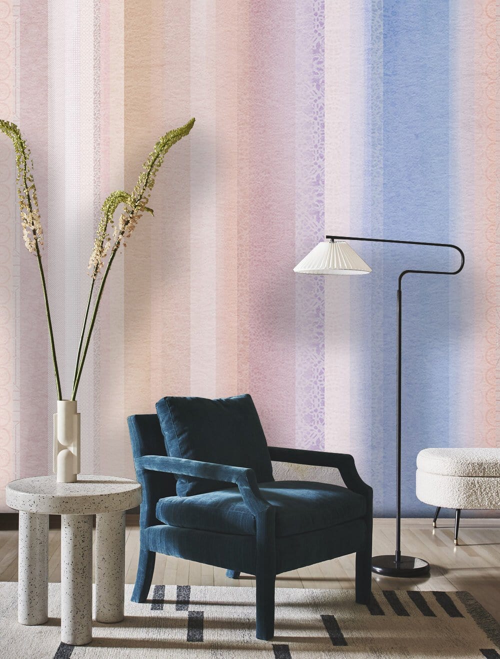 Mural wallpaper with colour and texture, perfect for decorating the living room.