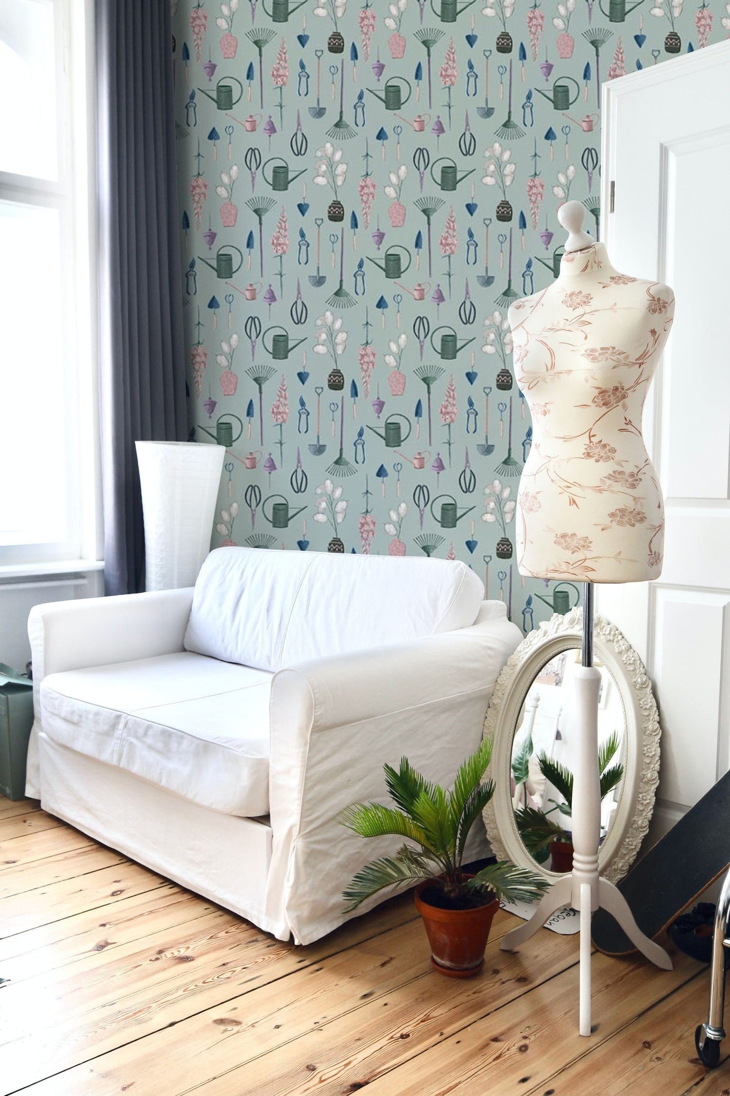 Living Room Wallpaper Mural Featuring a Floral Design and Tools in Green