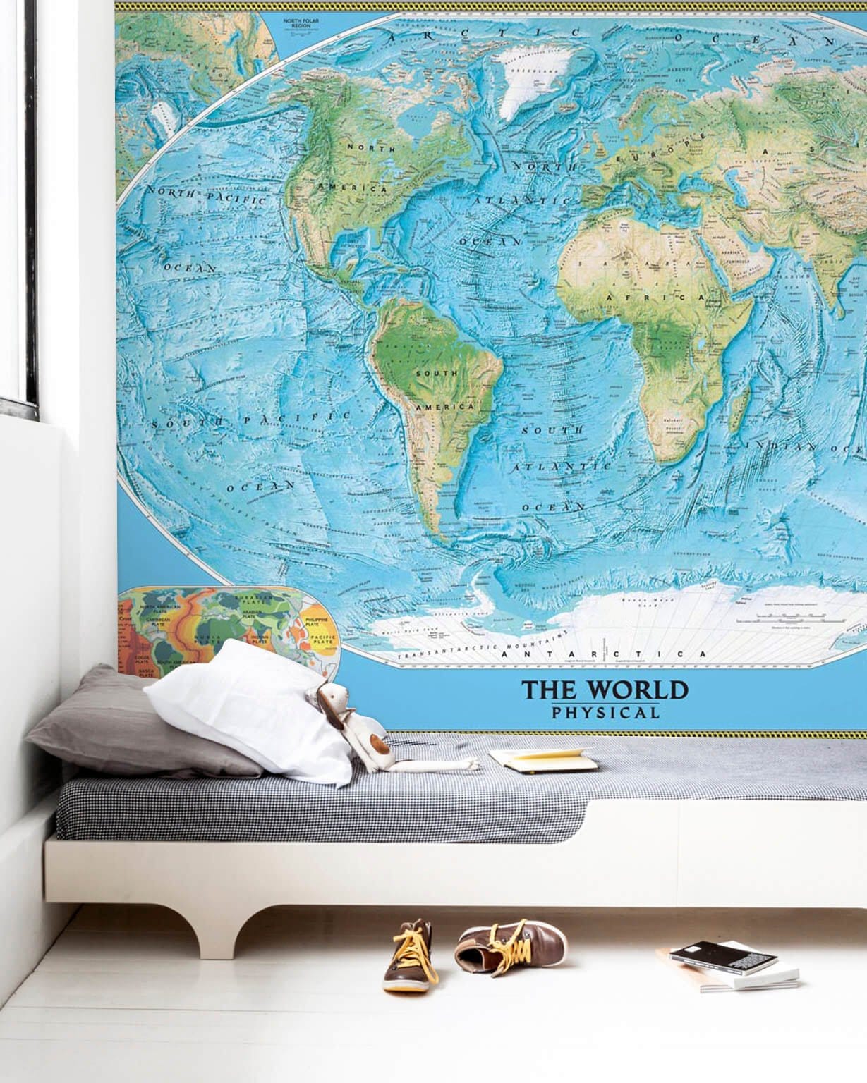 Educational World Map Wallpaper in bedroom