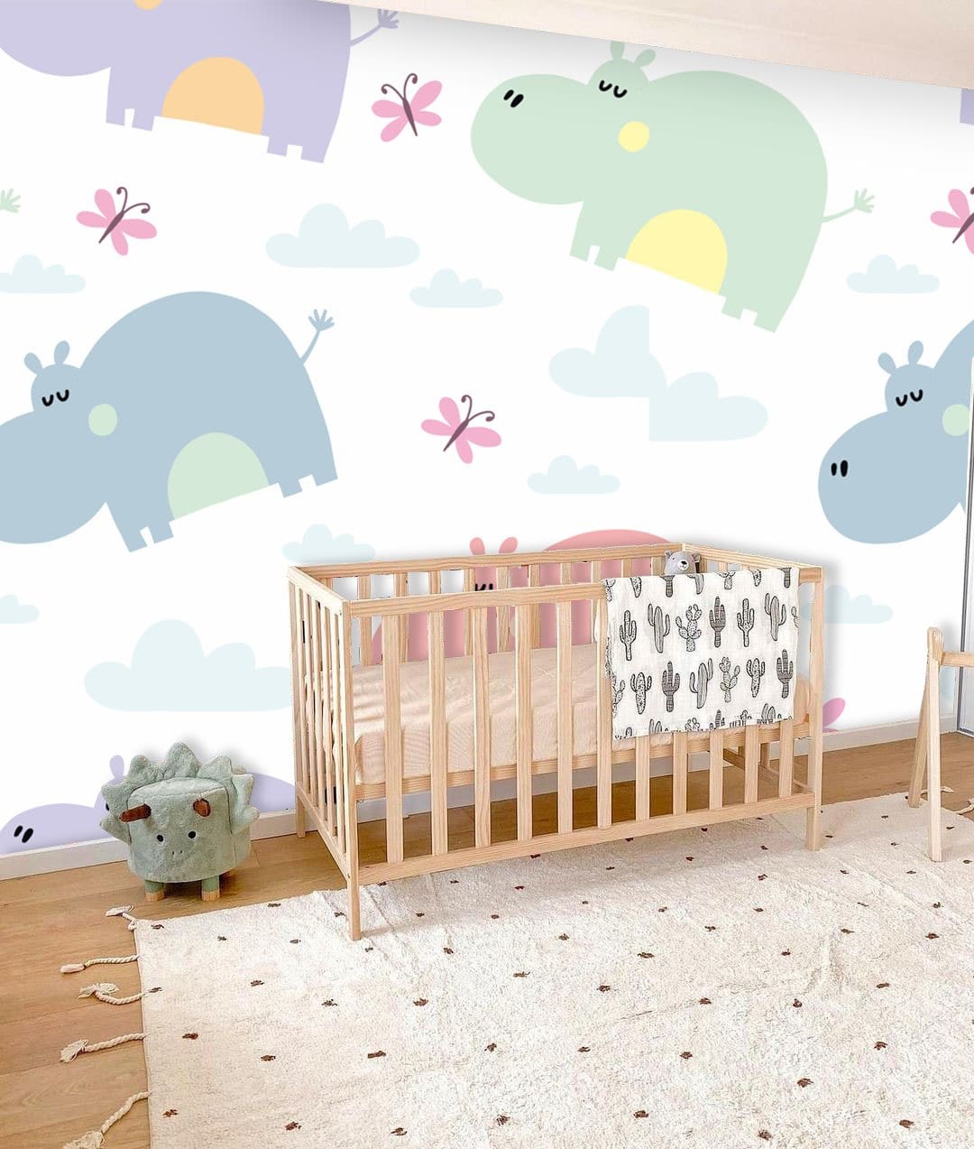 Wallpaper with Soft-Touch Illustrations of Animals, Suitable for a Child's Room