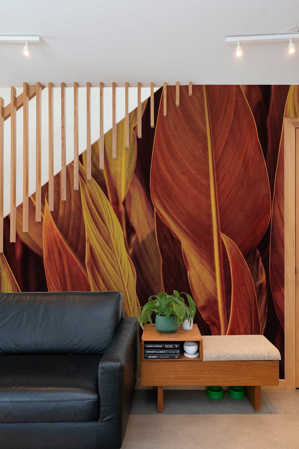 Wallpaper Mural in the Living Room Featuring Orange and Red Harvest Leaves