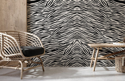 Pick up a dense black animal fur wallpaper mural to use for the d��cor of the hallway.