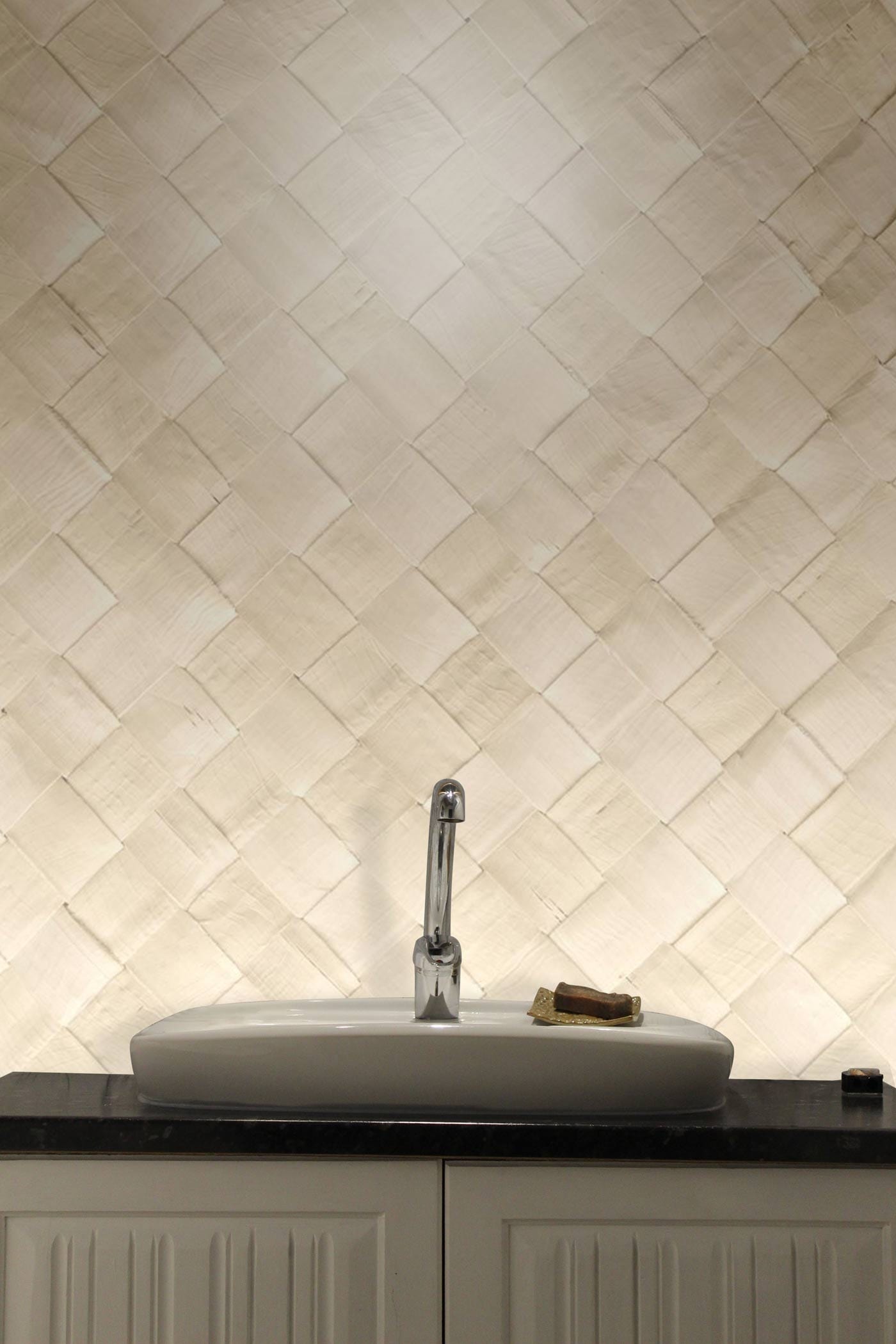 Bathroom Wallpaper in a Flax Mat Pattern with a Mural